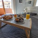 Main Avenue Albufeira, Walk To Beach, Old Town, Shooping, Location