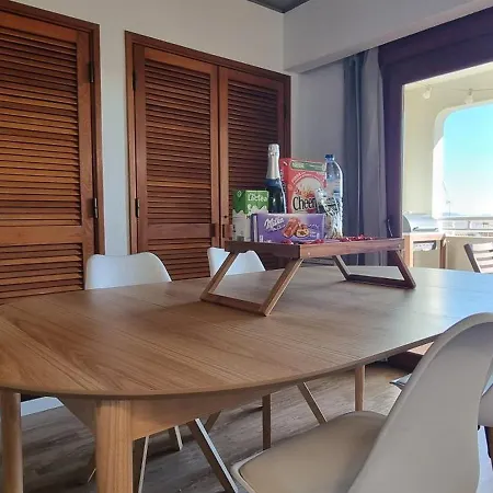 Main Avenue Albufeira, Walk To Beach, Old Town, Shooping, Location