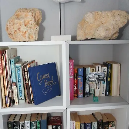 Apartment Main Avenue Albufeira, Walk To Beach, Old Town, Shooping, Location Albufeira