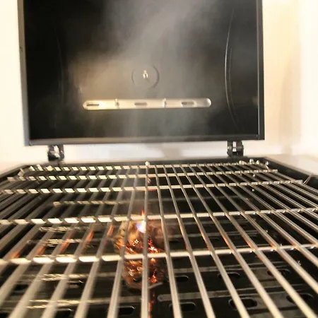 Main Avenue Albufeira, Walk To Beach, Old Town, Shooping, Location אלבופיירה